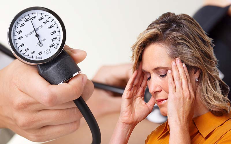 علائم و درمان فشار خون بالا